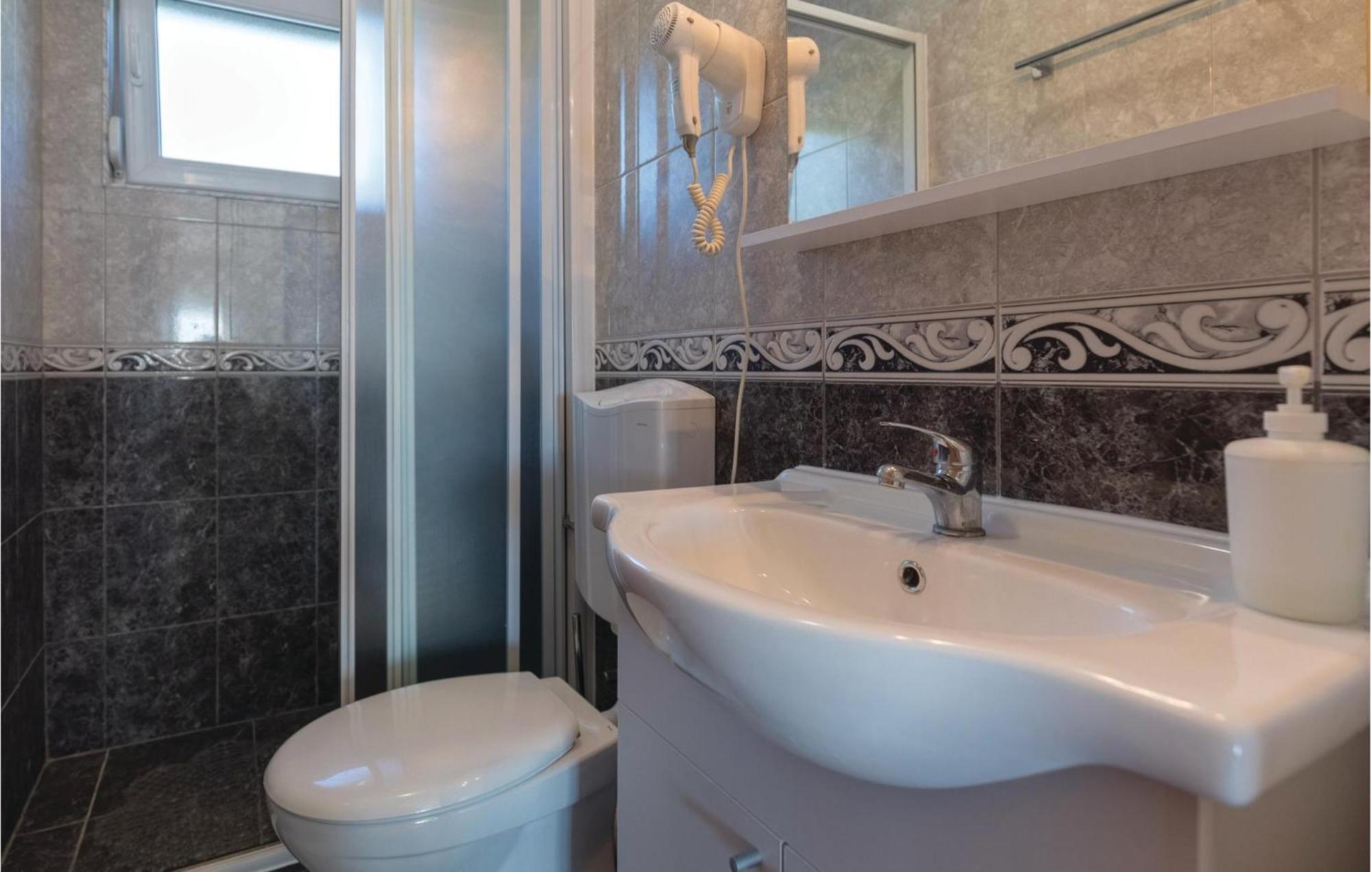 1 Bedroom Cozy Apartment In Klek Εξωτερικό φωτογραφία